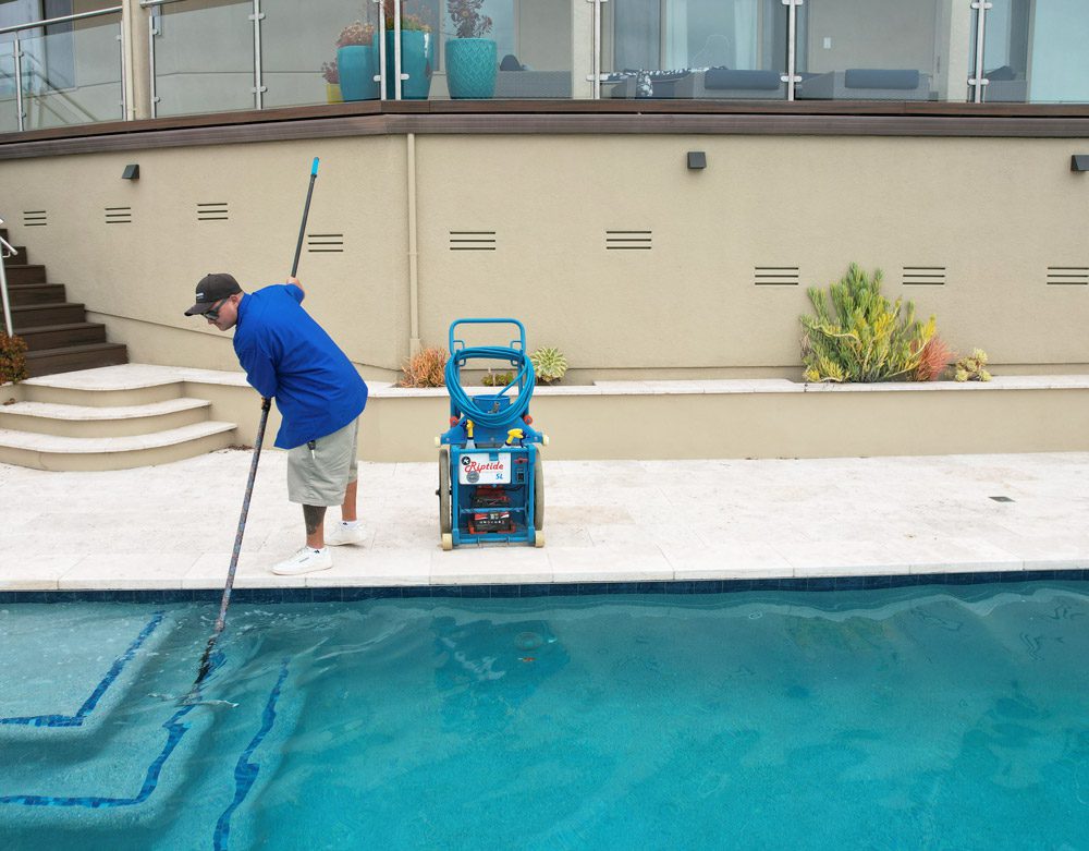 Low Buck Pools | San Jose Pool Cleaning and Startup Services
